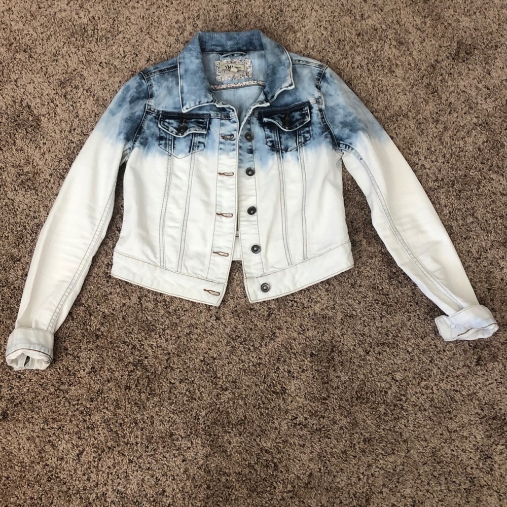 Super cute jean jacket. Only worn once!